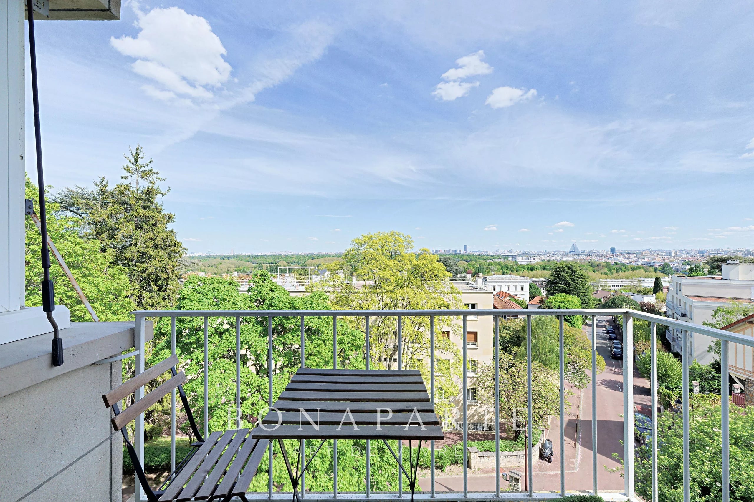 3 pièces 74 m² – Balcon, vue Tour Eiffel, parking – Val d’Or