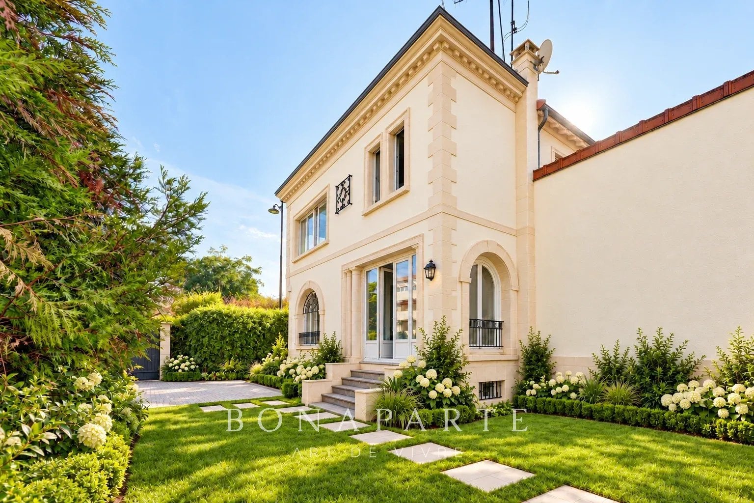 Rueil-Malmaison – Triangle d’Or – Maison de 135m2 avec terrasse exposée sud